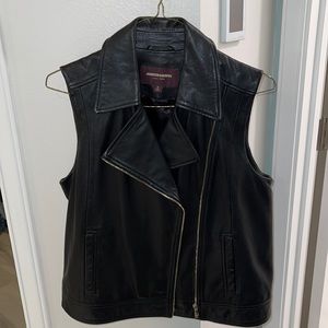 Johnston and Murphy black genuine leather vest. Like new. women’s medium.